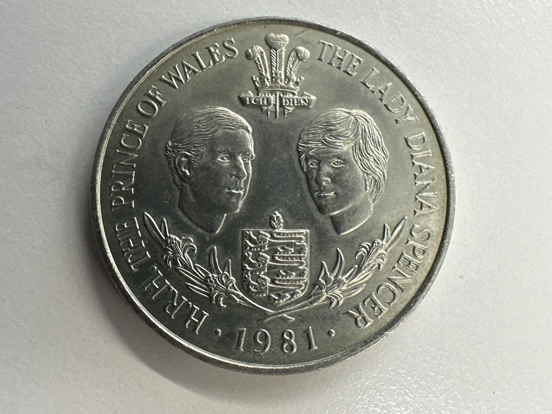 Tutti le monete: 3x 1 Crown, 1x 25 Pence England – Usato da Herisau venduto da herau 1