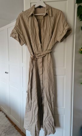 Neu - Zara Kleid in Beige/hellbraun, Gr. S