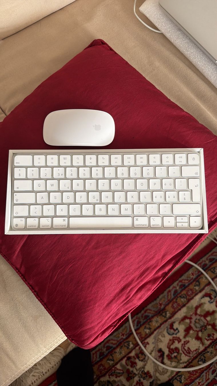 Apple Tastiere: Apple Wireless Tastatur und Maus magic – Usato da Schattdorf venduto da Kofi57