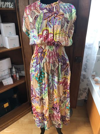 Sommerkleid bunte Blätter Gr. S leicht & luftig, top Zus...
