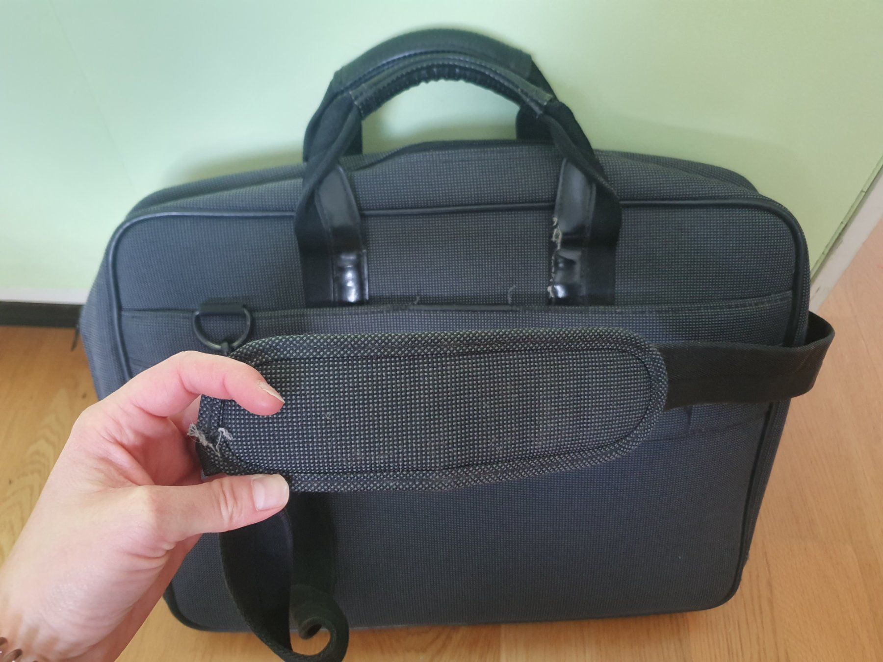 Asus Borse: Laptoptasche ASUS – Usato da Ennetbaden venduto da mlluescher 1