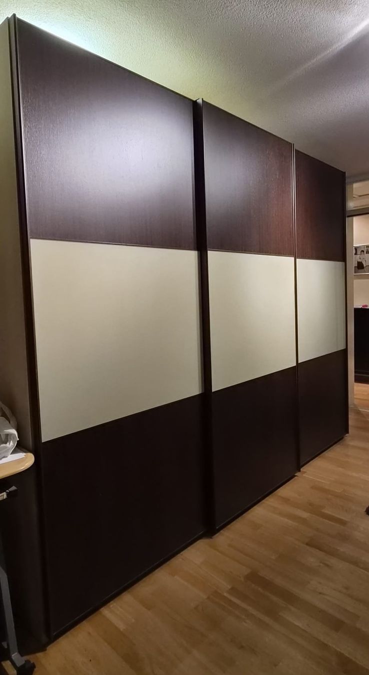 Armoires: Kleiderschrank – D'occasion à Zürich par crima68