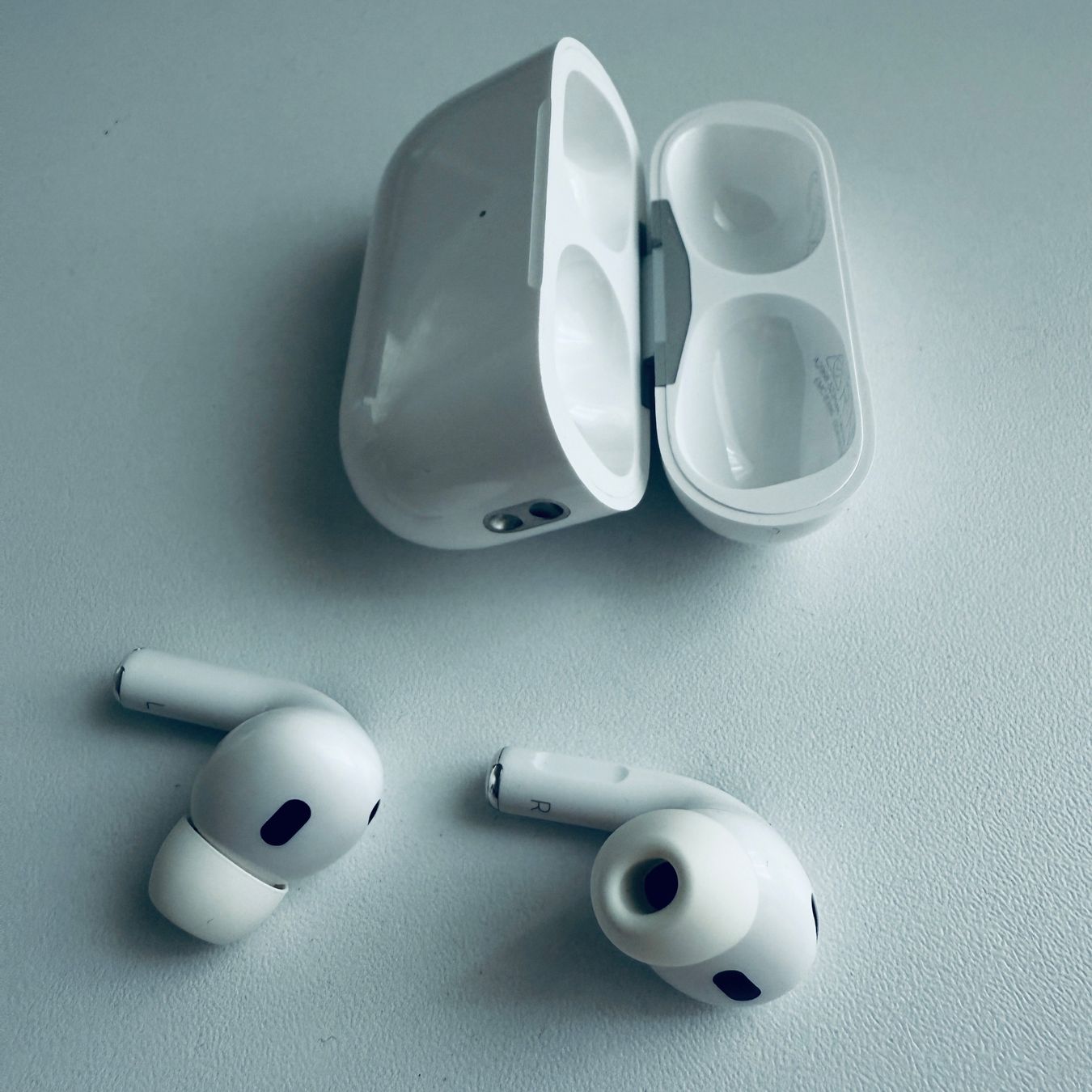 Original Apple AirPods Pro 2, USB-C MagSafe, Case Fabrikneu (Neu