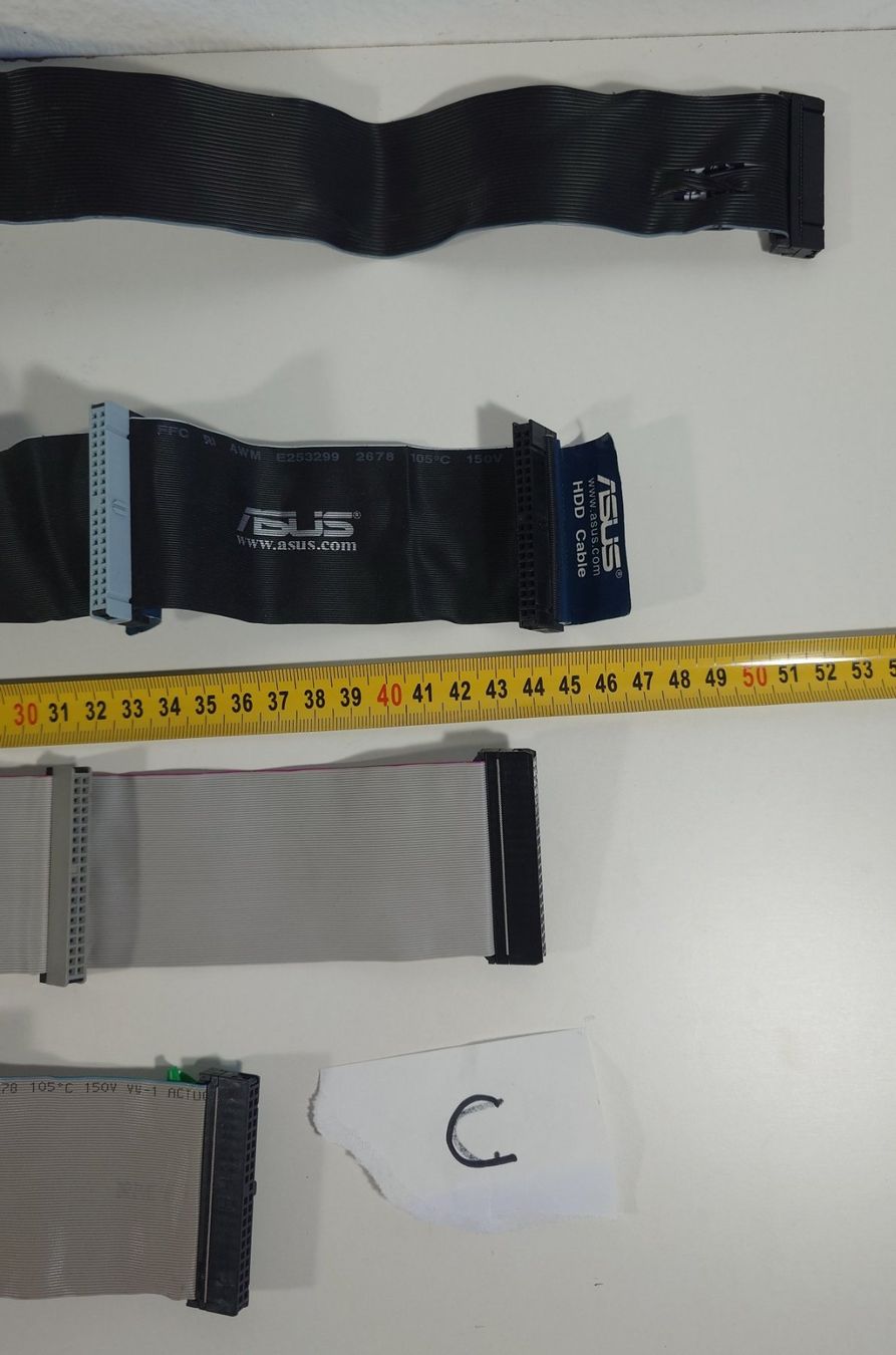 Cavi: Lot mit 3 E-IDE Flachbandkabel & 1 Floppy-Kabel / C – Usato da Ostermundigen venduto da Chrisascht 1