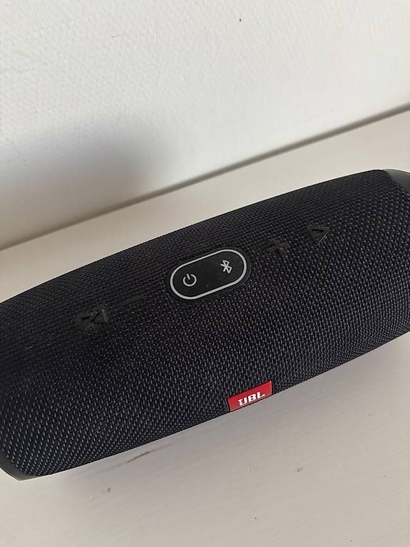 Haut-parleurs: JBL Charge 4 Bluetooth-Lautsprecher  Schwarz – D'occasion à Winterthur par Bruce_Wayne_22 2