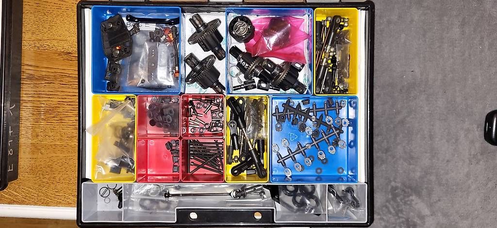 RC Modellbau: 2 voitures RC Hot bodies 819 RS – Gebraucht aus Bernex von car_s7rq 2