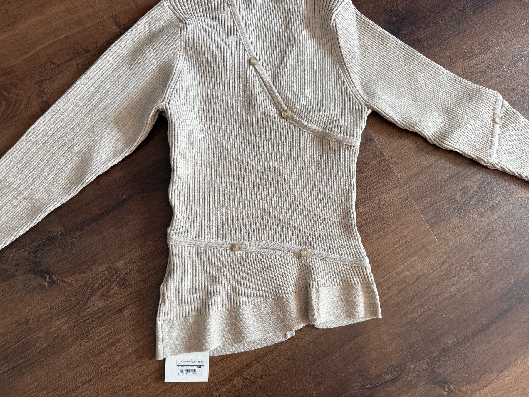 Jacquemus Tops: New EUR 365 Jacquemus Cutout Buttoned Top - FR 40 – Neu und originalverpackt aus St-Sulpice VD von juhdu 8