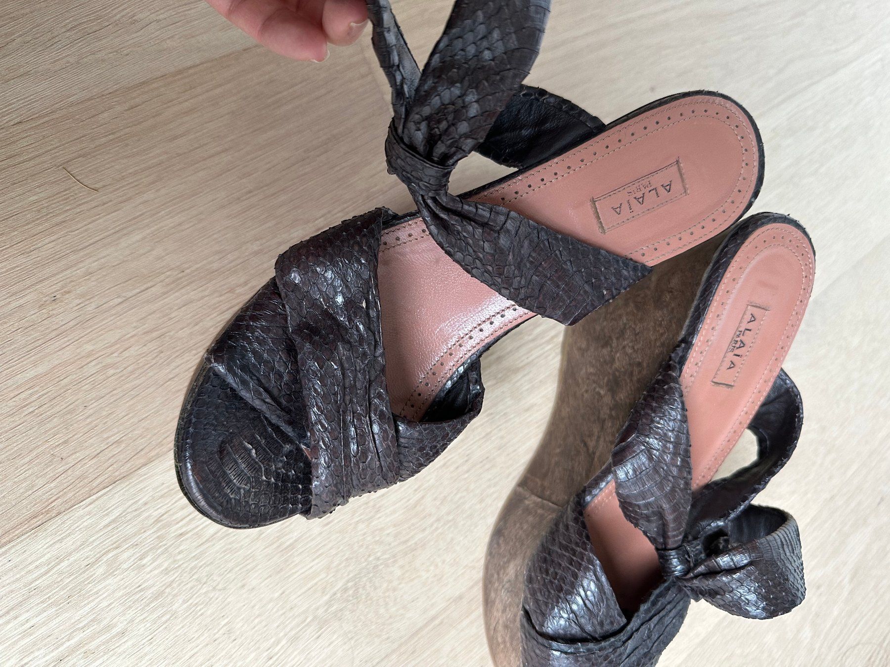 Alaia Damenschuhe: Alaia Python Sandalen – Gebraucht aus Steinmaur von regenbogen052