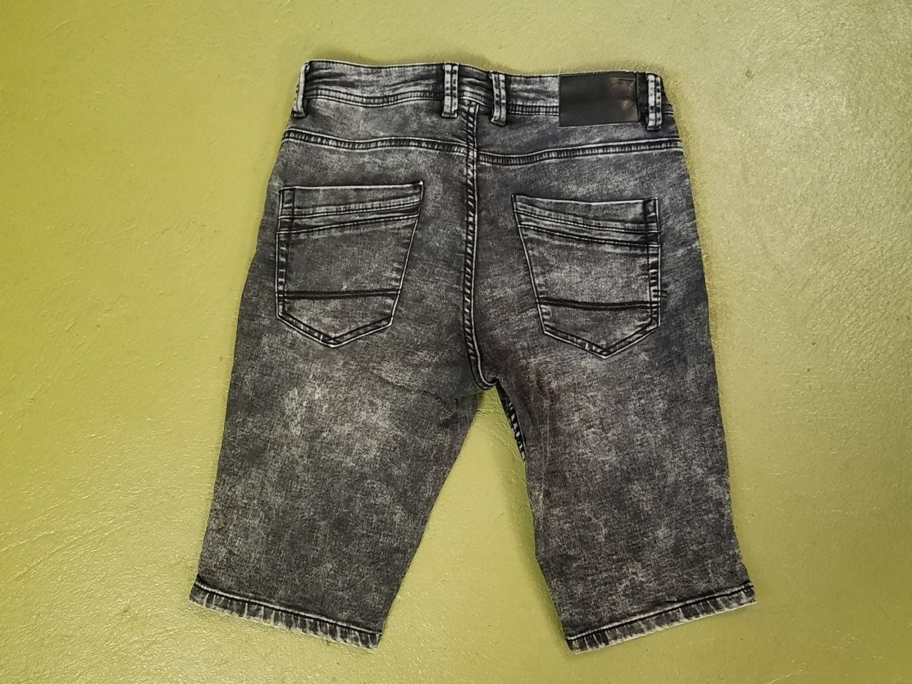 Jeans: Jeans Shorts – Usato da Niederglatt ZH venduto da Bobsli 2