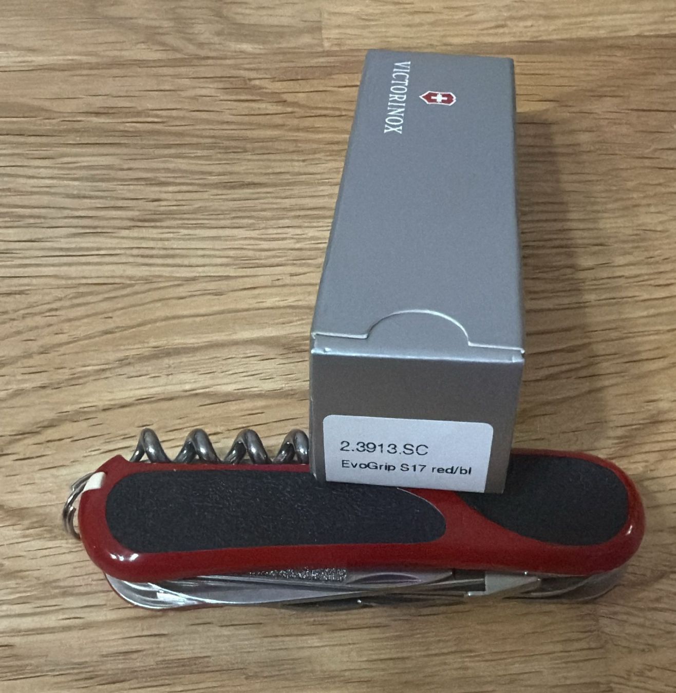 Victorinox Coltelli tascabile: VICTORINOX  SACKMESSER  EVOGRIP S17 RED/BLACK – Nuovo e nell'imballaggio originale da Zürich venduto da Frei-Occasionen 2