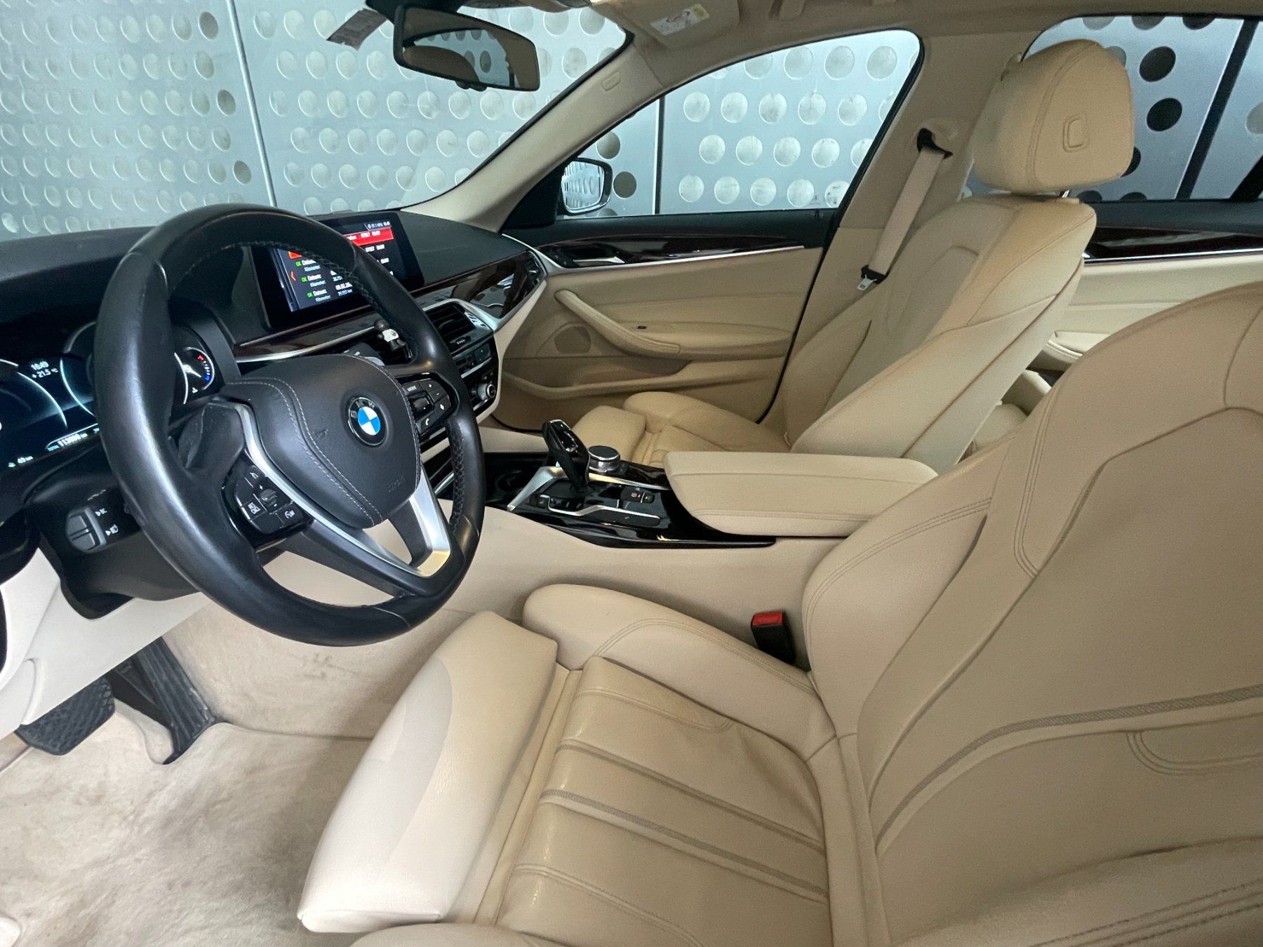 BMW Automobili: BMW 520d xDrive Automat – Usato da Stäfa venduto da automoor 3