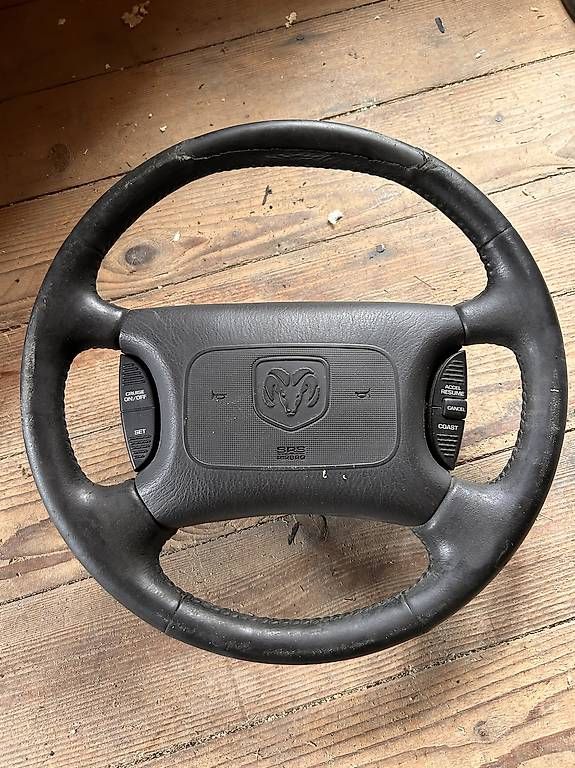 Alle Autoersatzteile: Lenkrad Dodge RAM/ Durango 2gen – Gebraucht aus Ebnat-Kappel von mic_2pwc