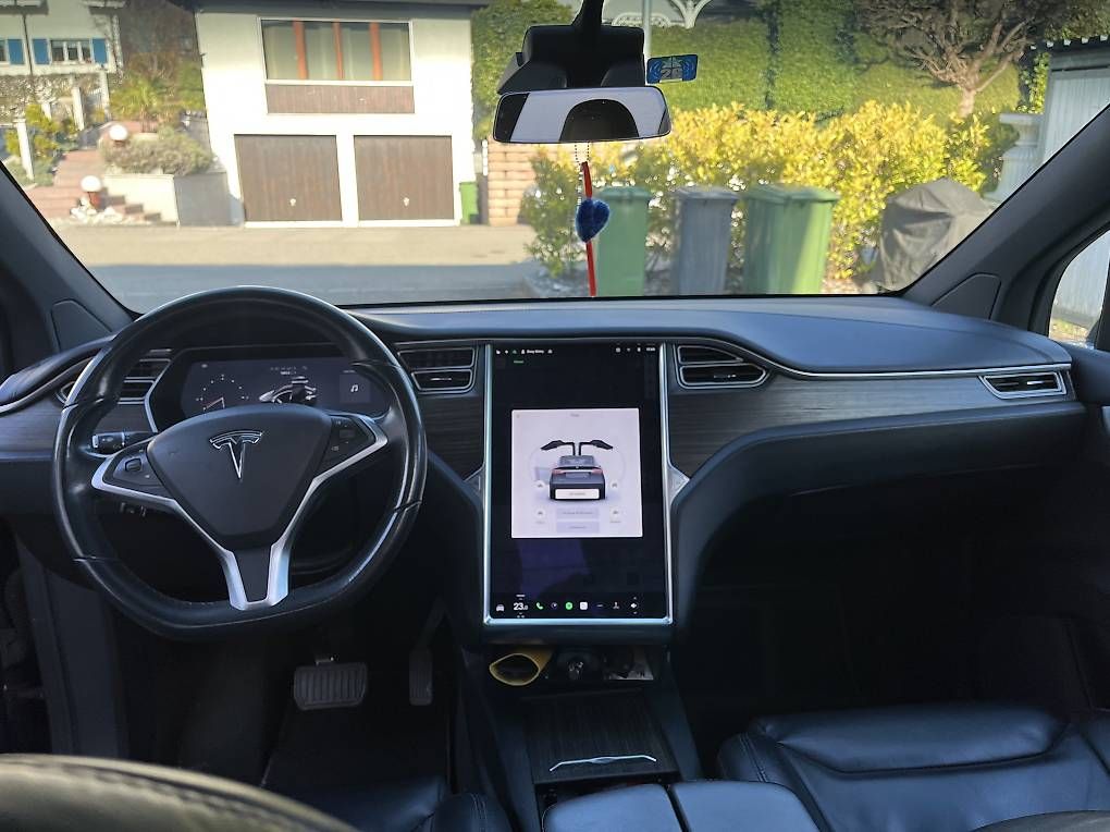 Tesla Automobili: Tesla Model X 90D  6-Plätzer, 8-fach bereift – Usato da Fislisbach venduto da SLCL21 3