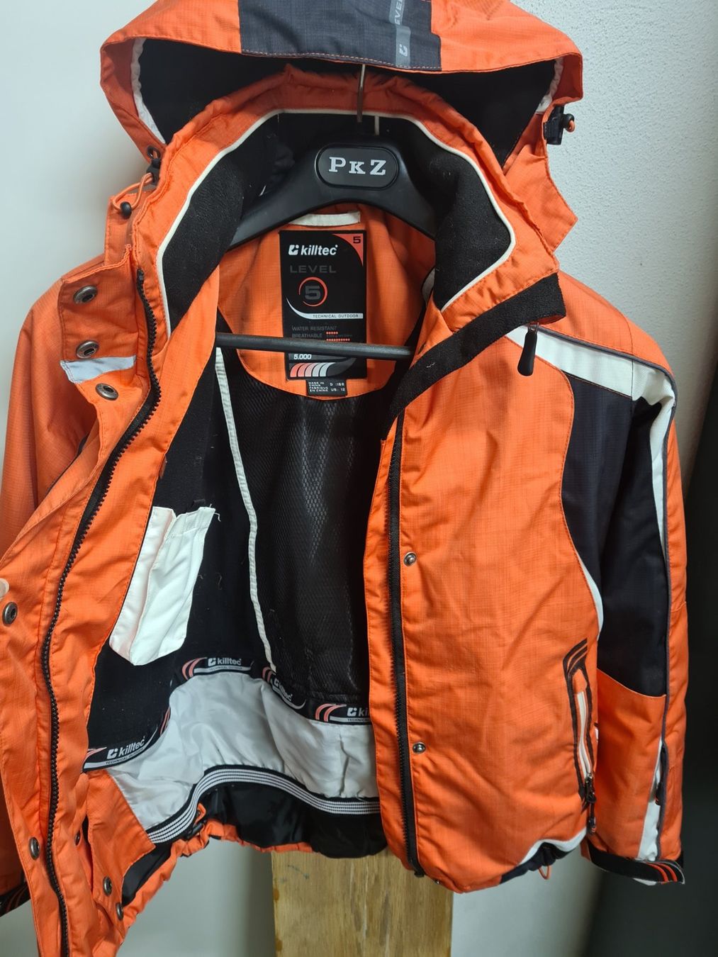 Killtec Giacche & Cappotti: KILLTEC Snowboard Jacke a. Sporthandel, Gr. 152, korallenrot – Usato da Amriswil venduto da used2use