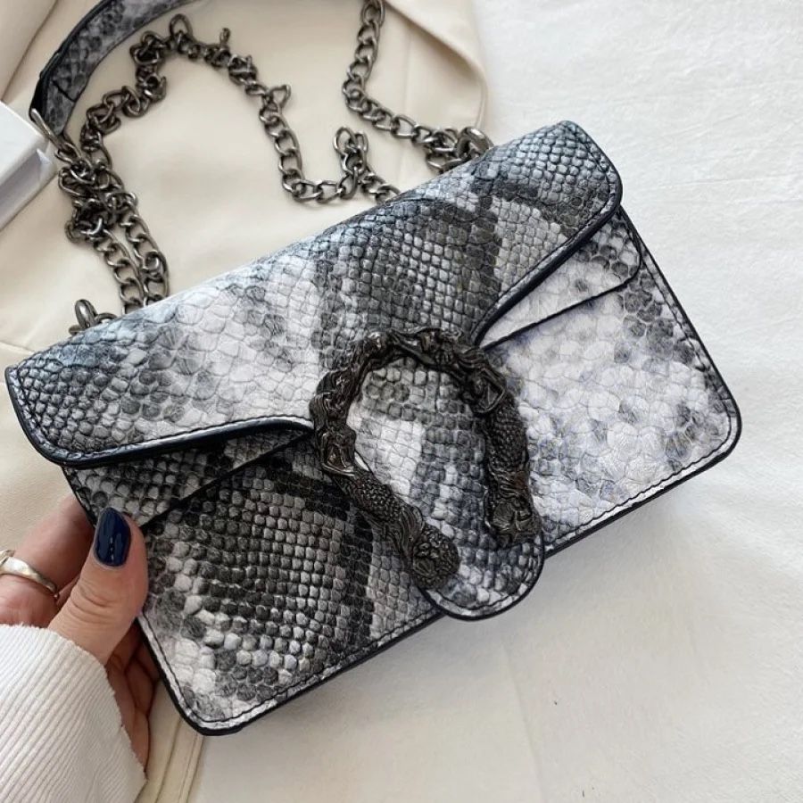Taschen für Damen: Tasche mit Schlangen Optik AB 5.-🐍 – Neu (gemäss Beschreibung) aus Uster von Jessicajjk