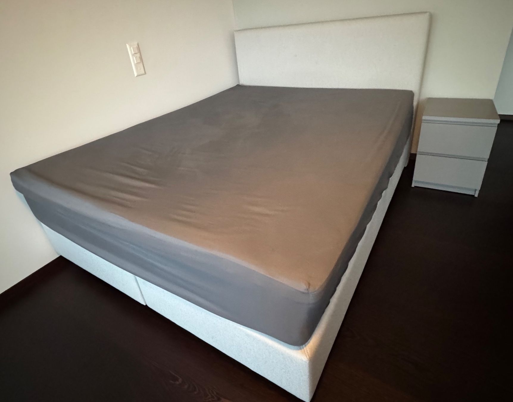 Lits: Bed – D'occasion à Oberrieden par dcr_gc77