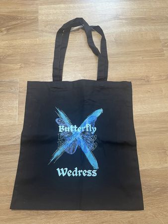 Schwarze Stofftasche mit speziellem Butterfly X Wedress Druc