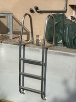 Échelle de piscine en acier inoxydable - parfait état!