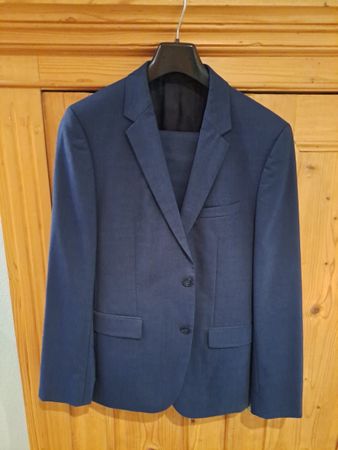 Hugo Boss Anzug blau Gr. 50 CHF 90.--