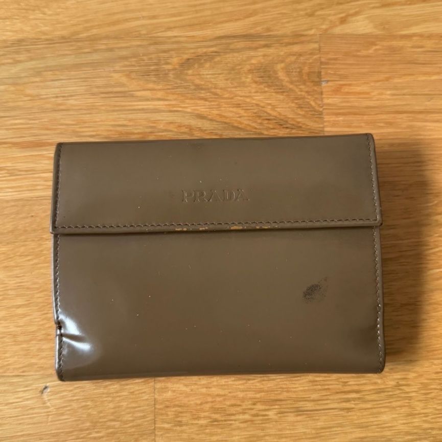Prada Portafogli: PRADA COMPACT Porte-monnaie – Usato da Kirchberg SG venduto da schwarzekatze7