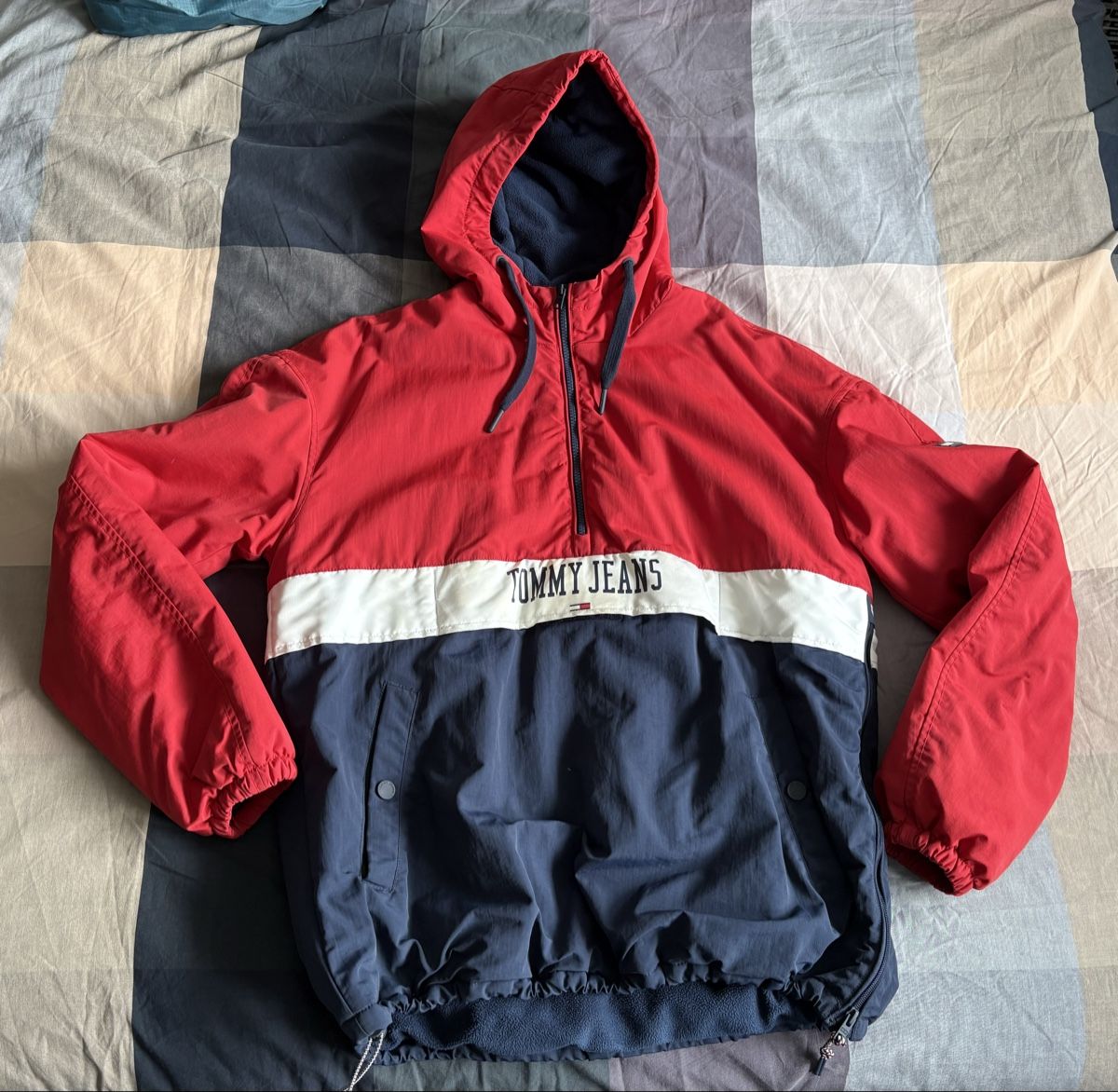 Tommy Hilfiger Giacche: Tommy Jeans Rain coat Jacket – Nuovo (secondo la descrizione) da Zürich venduto da Bernaaaa