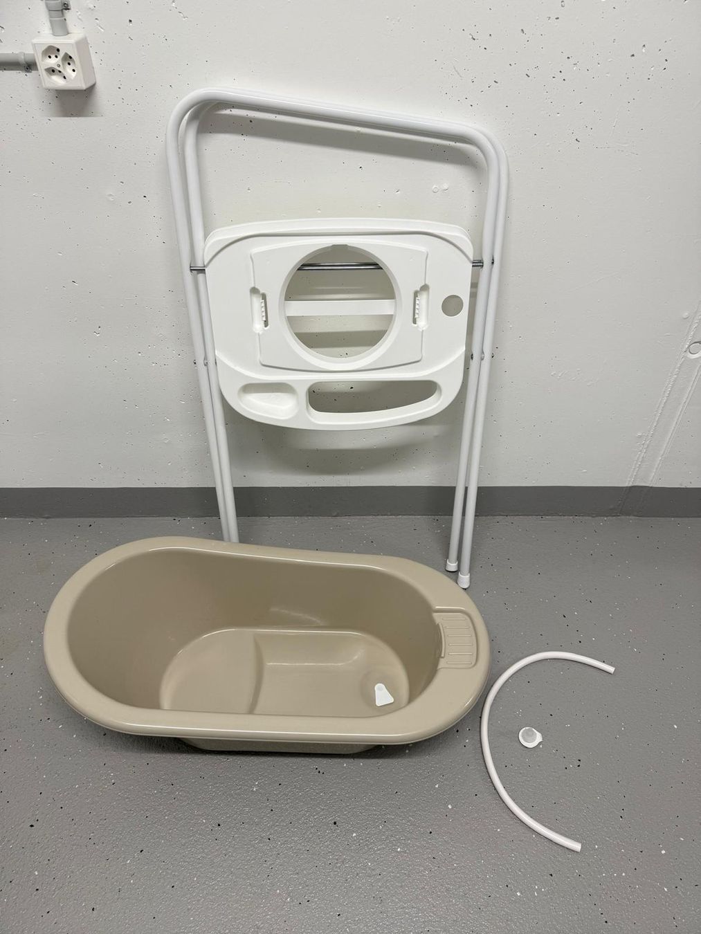 Vasche da bagno: Bébé-Jou Badewanne inkl. Ständer – Usato da Meierskappel venduto da Goudie