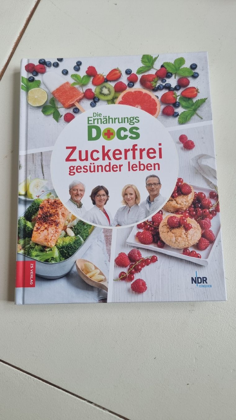 Libri: Zuckerfrei gesünder leben - Kochbuch neu – Nuovo (secondo la descrizione) da Wigoltingen venduto da Zuckerfee84