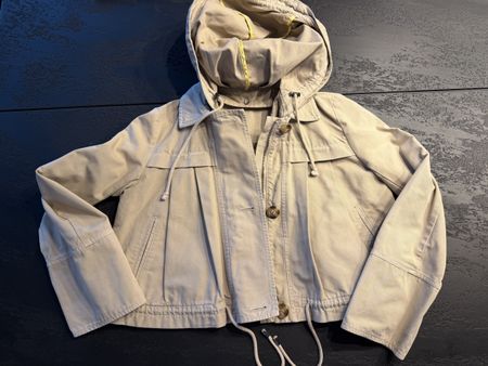 Max&Co Beige Cropped Spring/Summer Jacket