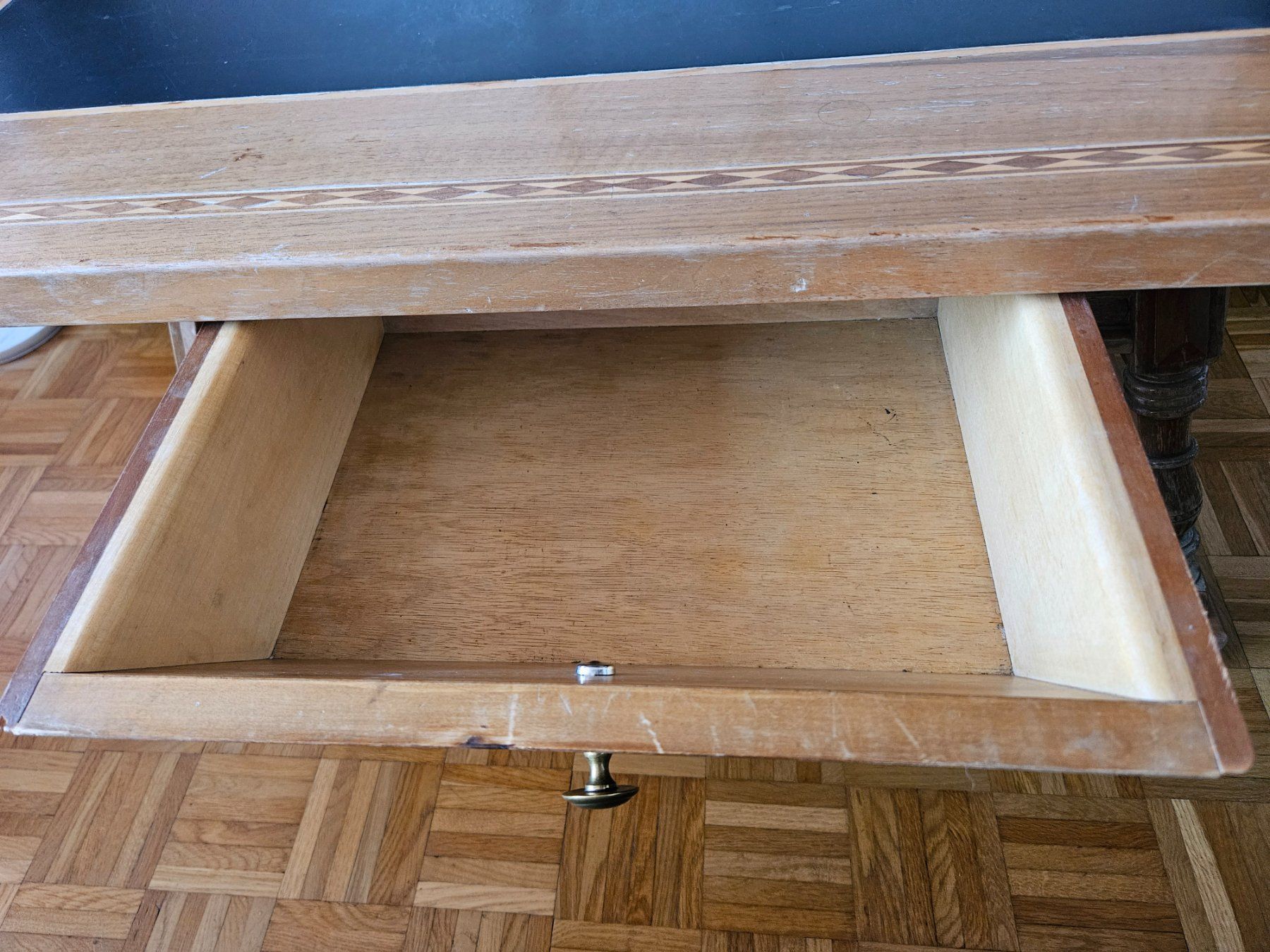Tables: Antiker Holztisch mit Schublade – D'occasion à Zürich par SkullLady88 3