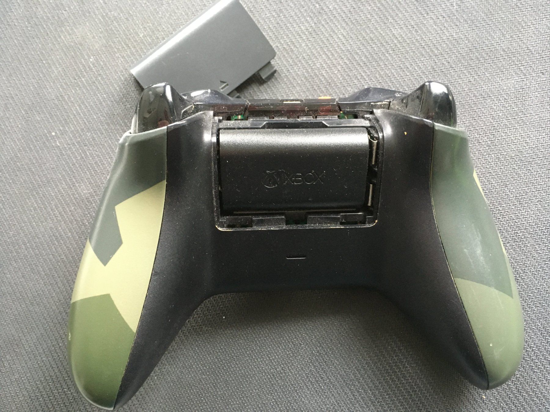 Microsoft Controller: Xbox One Wireless Controller inkl. OVP (Camouflage) Armed Fo – Gebraucht aus St.Gallen von Punktchen01 2