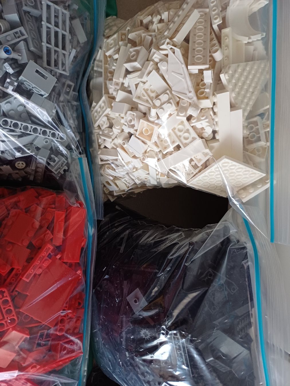 Lego Jeux de construction: 9.5 kg lego diviso per colori  – D'occasion à Minusio par ele_gp89 2