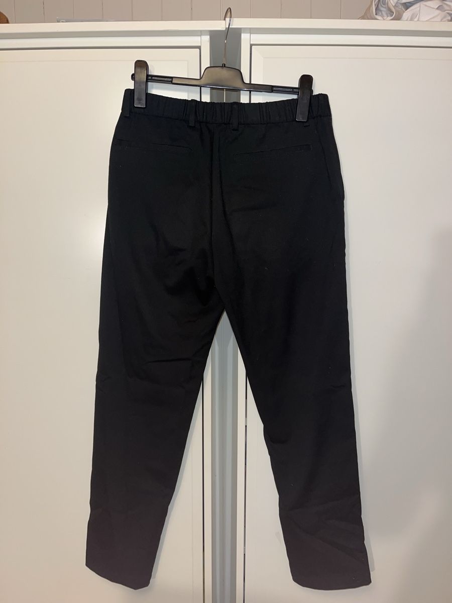 Massimo Dutti Hosen: Stoffhose von Massimo Dutti mit elastischem Bund – Gebraucht aus Riehen von Louloulila 1