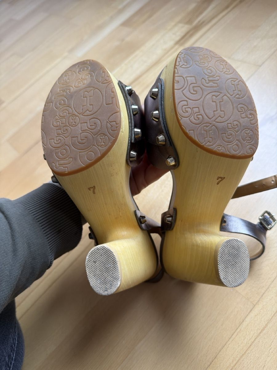 Scarpe da donna: Holz Sandalen von floh Gr. 37 – Usato da Oberrohrdorf venduto da Mariann79 2