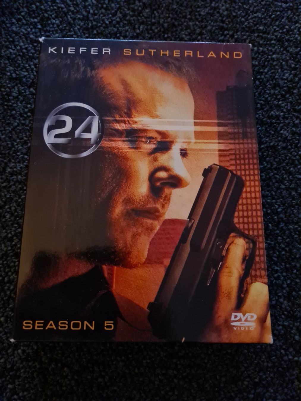 Tutti i DVDs: 24 STAFFEL 5 – Usato da Ruswil venduto da jan_bxl5