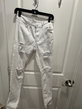 Jean blanc décontracté avec détails déchirés, taille 38