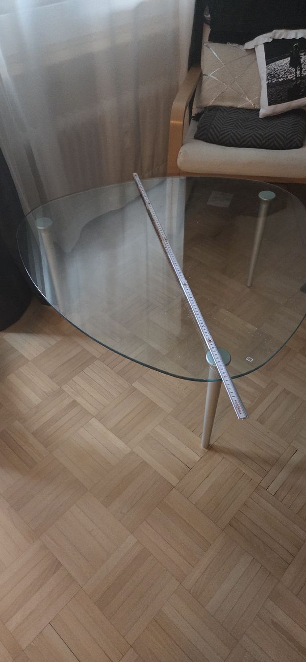 Tavoli: Glas Tisch 3 Bein – Usato da Bronschhofen venduto da bjoern_pel