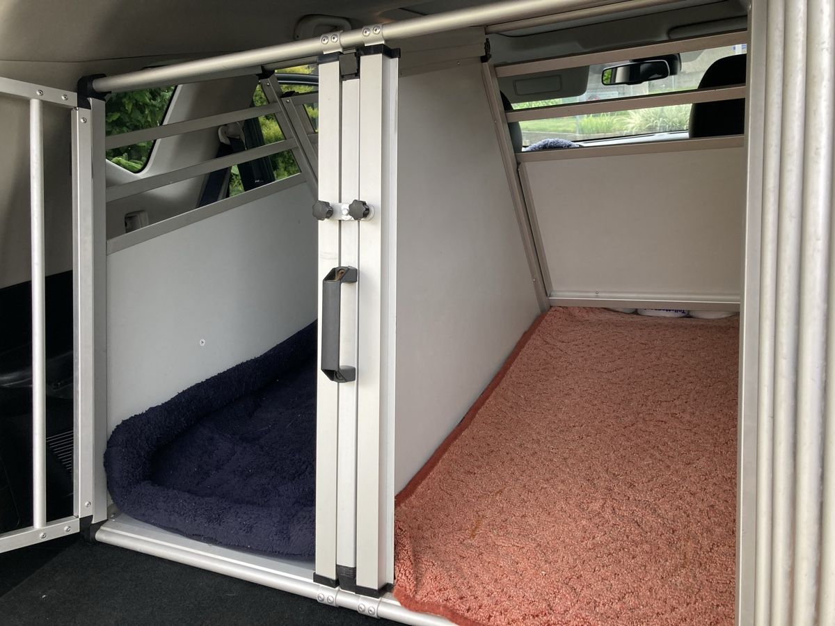 Cages, transport & sécurité: Doppel Hundebox  – D'occasion à Hämikon par autiva 1