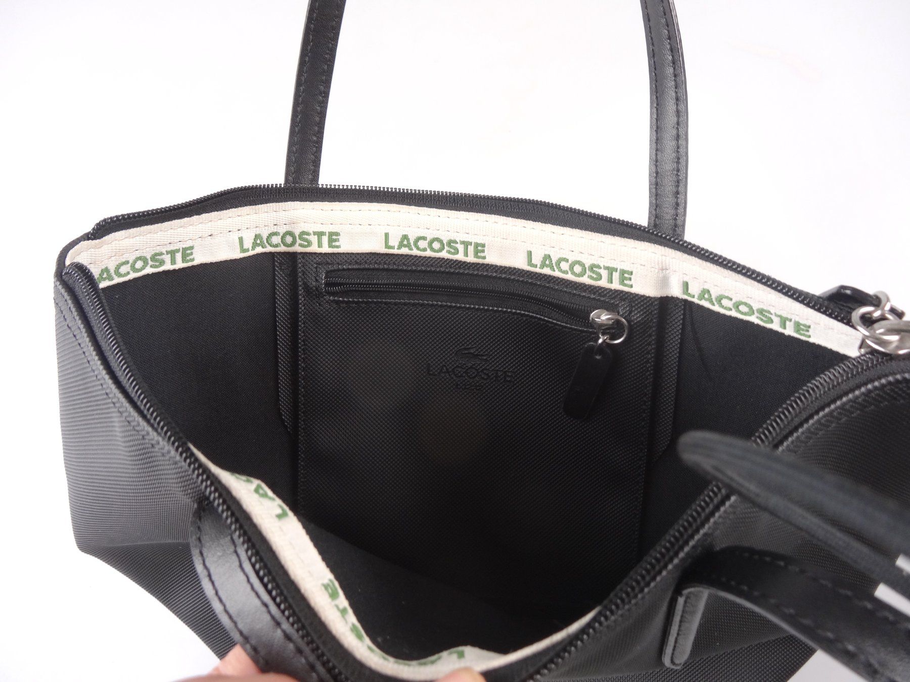 Lacoste Sacs femmes: Lacoste Tasche aus Kunststoff – D'occasion à Volketswil par brockipfannenstil 3