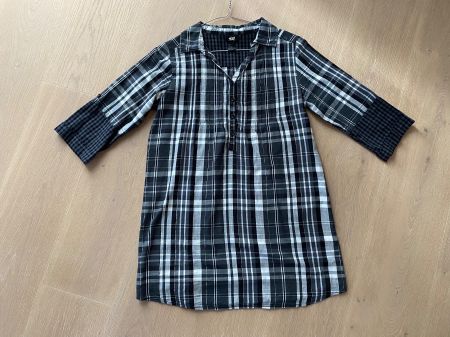 Neue schwarz/weisse Mädchenbluse Grösse 170