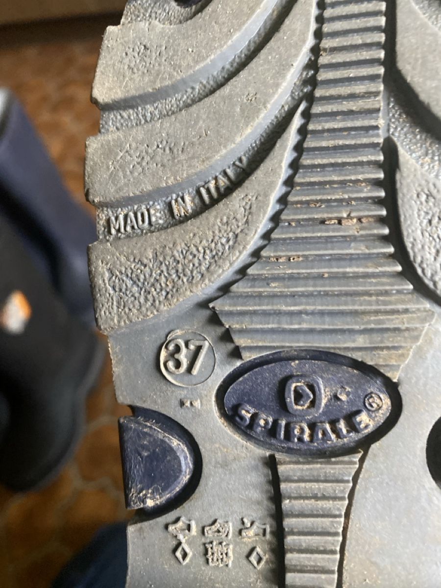 Scarpe per ragazzi: Regenstiefel Gr .37 – Usato da Heitenried venduto da Carmes 2