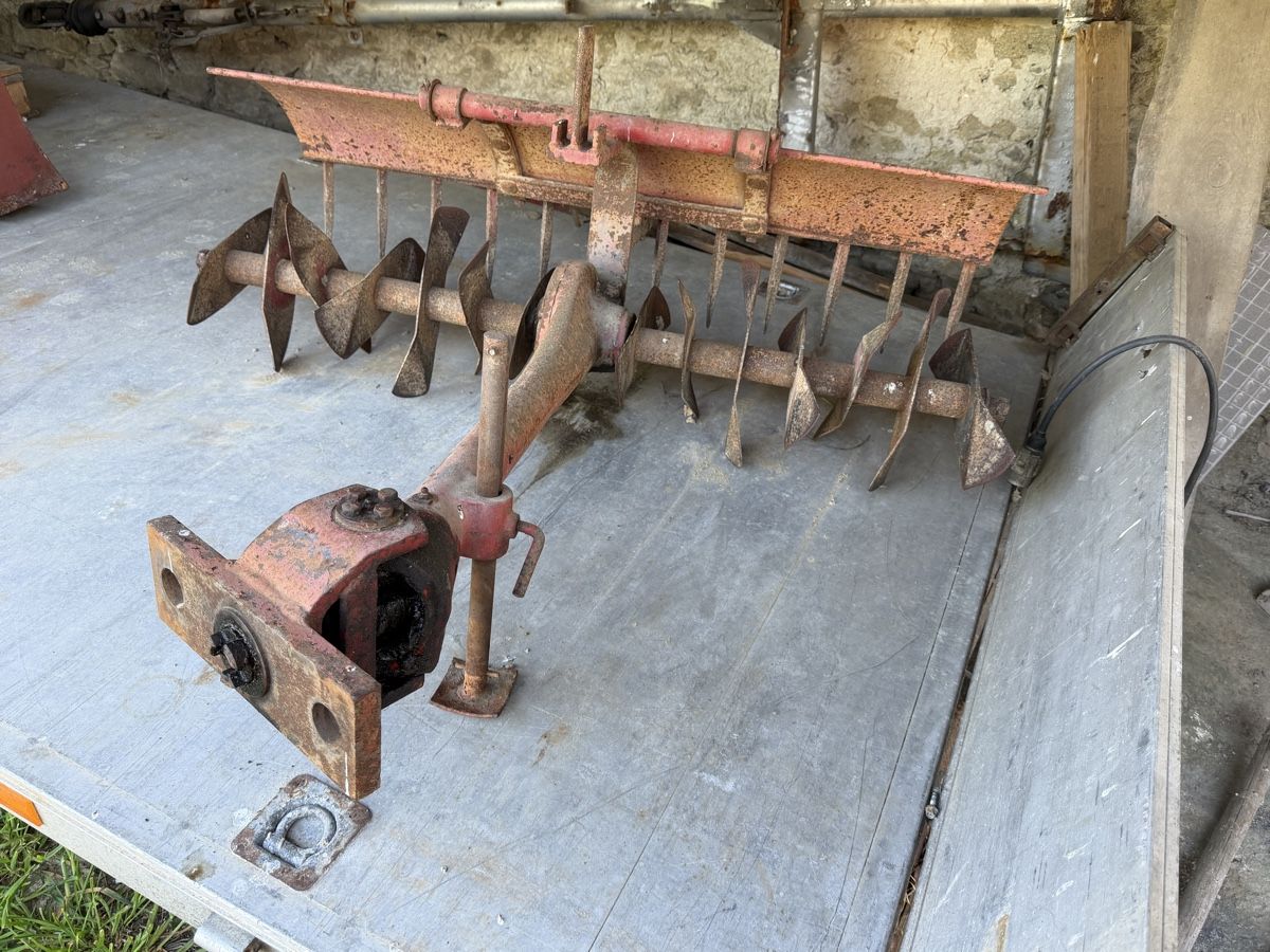 Bucher Tutte le macchine: Bucher KT 10 Anbaugeräte – Usato da Brügglen venduto da and_t8kd