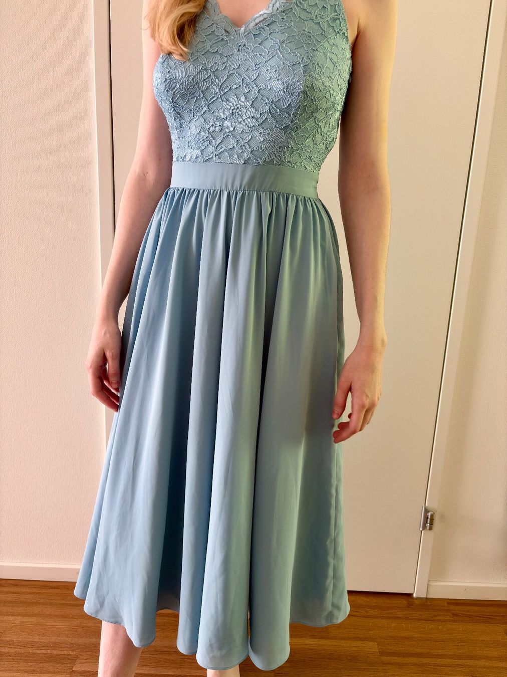 Vestiti: Blaues Cocktailkleid Gr. 36 – Nuovo e nell'imballaggio originale da Zürich venduto da astolo