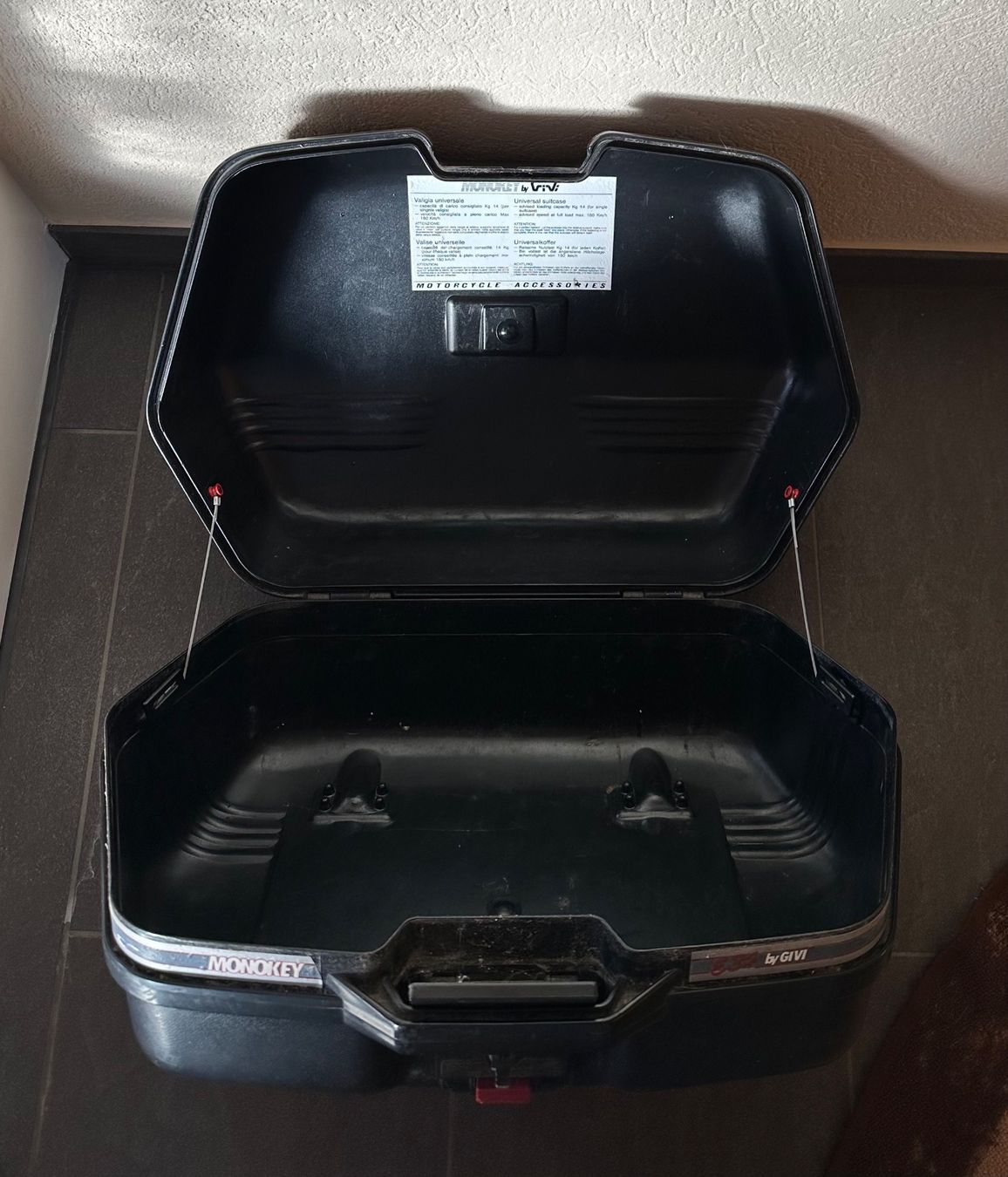 Givi Topcases: Givi Topcase Monokey, alt – D'occasion à Hauenstein par lapaseiamali 2