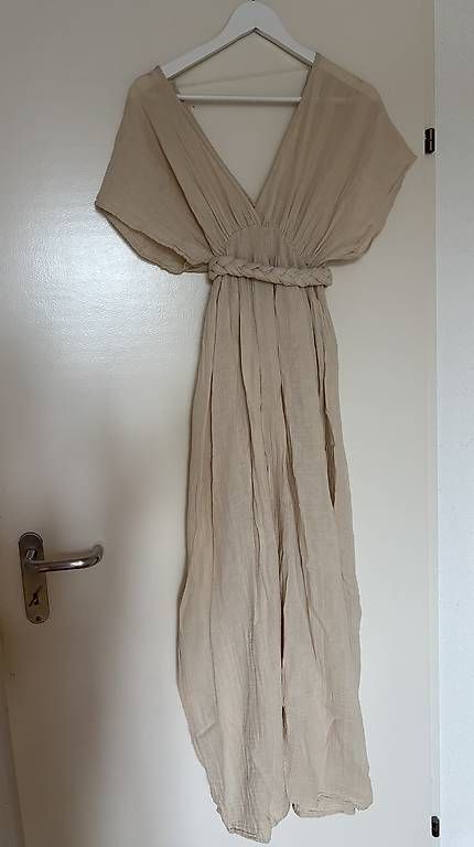 Kleider: Goddess Dress Beige – Gebraucht aus Baden von Chrisenft 1