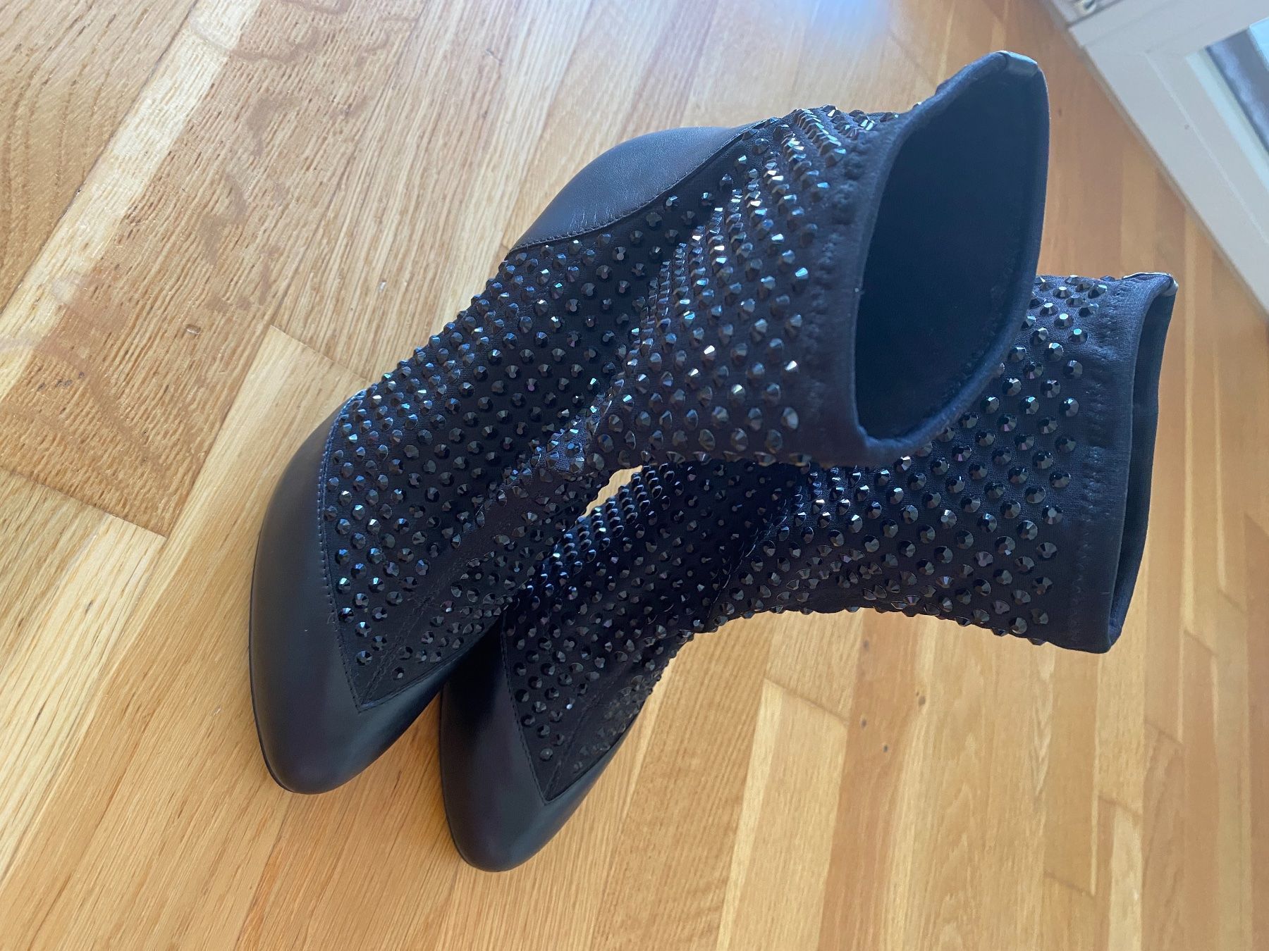 Damenschuhe: Neuwertige Giuseppe Zanotti Stiefel – Neu (gemäss Beschreibung) aus Schmiedrued von visagistinalisha 2