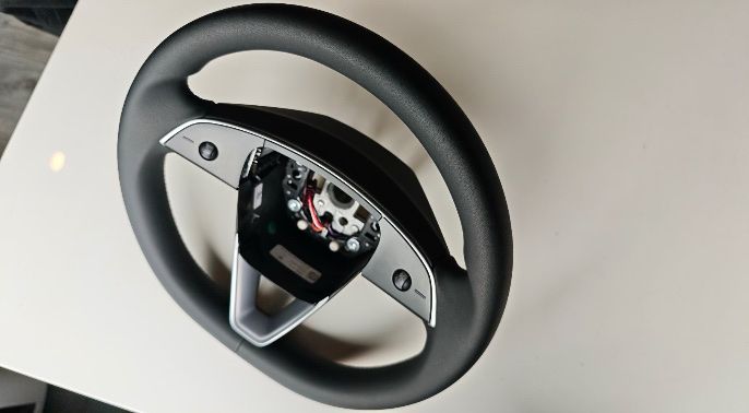Tesla Tutti pezzi di ricambio auto: TESLA Model 3 Highland Lenkrad – Usato da Dürnten venduto da rolimos 3