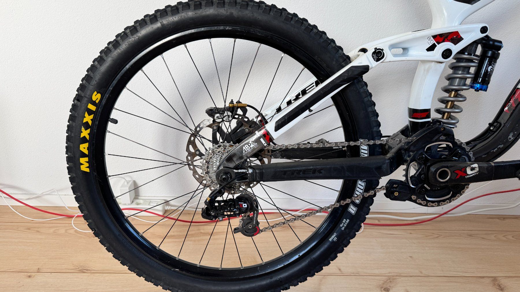 Trek Biciclette: Trek Session 9.9 Carbon Team Issue 26” Downhill – Usato da Lausen venduto da dubiz 3