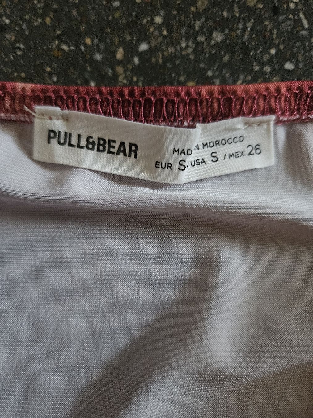 Pull&Bear Tops: Trägerloses Top Pull&Bear Blumenmuster Grösse S rot – Neuf (Voir description) à Anwil par tamoos 3