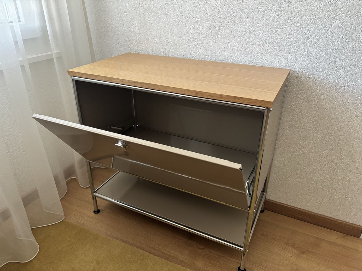 Cassettiere: Sideboard Metall CN3 mit 1 Klappe, taupe – Nuovo (secondo la descrizione) da Deitingen venduto da neroasdf 1
