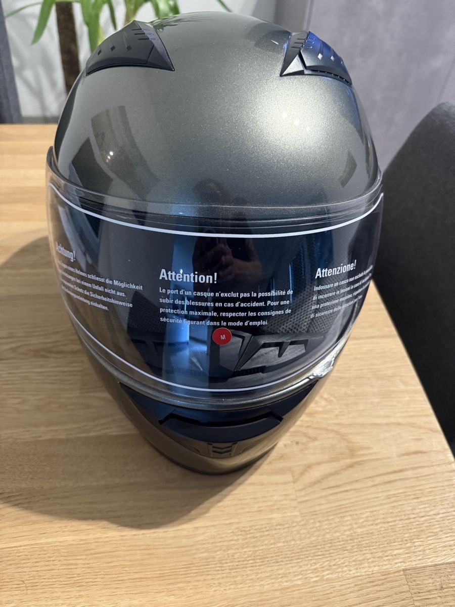 Caschi & visiere: Casque de moto gris neuf - Taille M - Sécurité optimale – Nuovo e nell'imballaggio originale da Orvin venduto da rochacarla